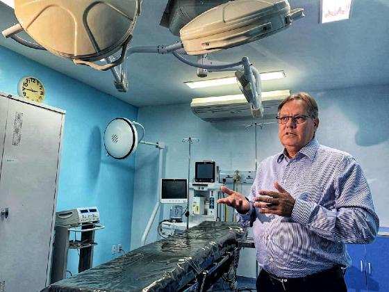 Secretário de Estado de Saúde, Gilberto Figueiredo comanda recuperação da unidade e reabertura.