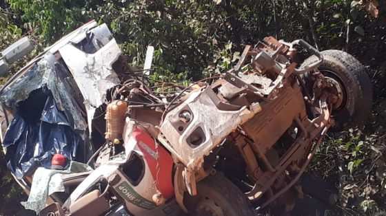 Caminhão da Prefeitura de Sinop ficou completamente destruído