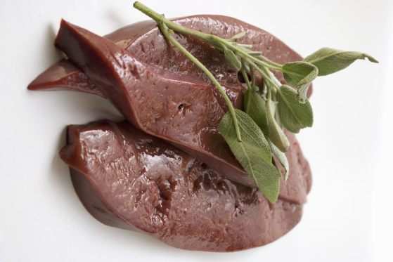 Além de toxinas, o fígado acumula metais pesados que podem contaminar e prejudicar o organismo.