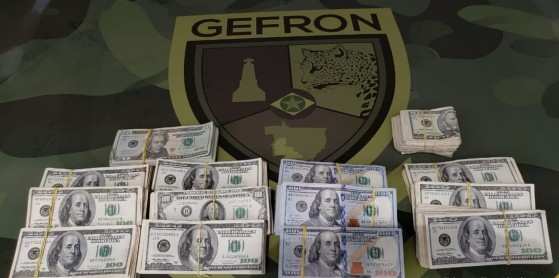 Mais de 128 mil dólares foram apreendidos pelo Gefron.