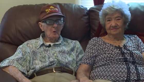 Herbert DeLaigle, de 94 anos, e Marilyn Frances, de 88 anos, morreram com apenas 12 horas de diferença após 71 anos de casamento. 