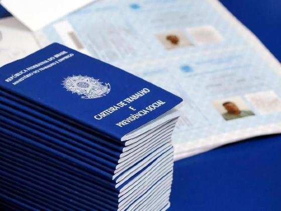 Os cargos são de magarefe, desossador, faqueiro, refilador, lombador, serrador, eviscerador, atordoador e auxiliar de linha de produção.