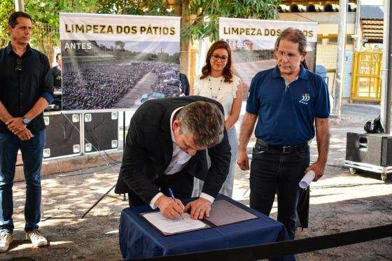 O termo de parceria entre o Detran-MT e a Anoreg foi assinado pelo governador Mauro Mendes