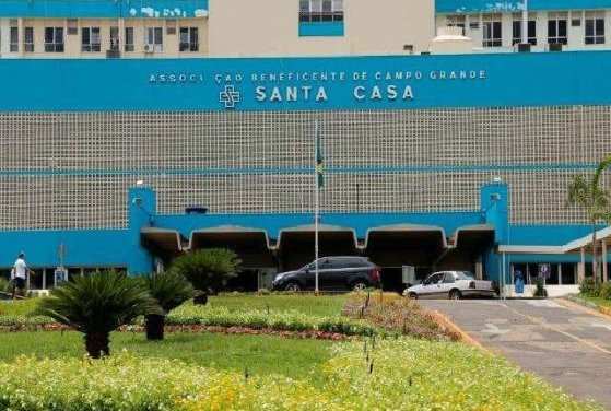 Jovem foi internada na Santa Casa de Campo Grande, Mato Grosso do Sul.