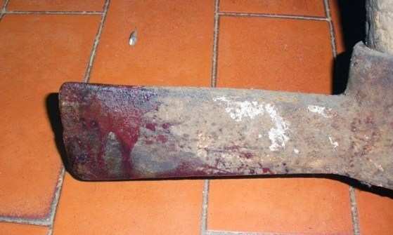 Adilson foi assassinado com golpes de picareta pelo criminoso, que está foragido