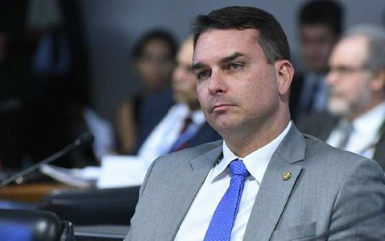 Flávio não gostou das piadas de Dino e Moraes durante o julgamento