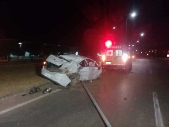 O acidente ocorreu na noite de sexta-feira (30), no km 754 da rodovia.