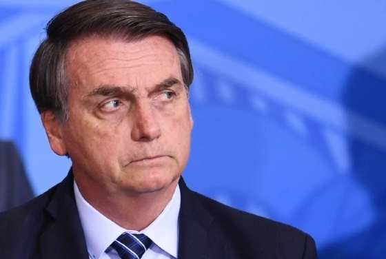 Bolsonaro assina MP e dá duro golpe na UNE 