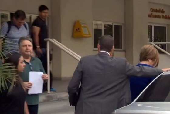Ex-governadores foram levados para a Cidade da Polícia.