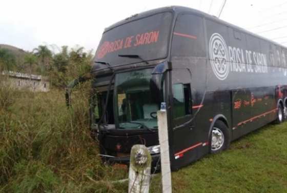 Ônibus da banda que se envolveu em acidente.