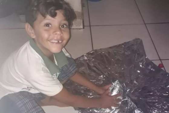 Victor Silva Gonçalves (foto em destaque), de 6 anos, morreu com um tiro na cabeça dentro de casa.