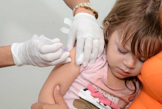 Especialistas explicam que a vacinação é um direito previsto no Estatuto da Criança e do Adolescente (ECA)