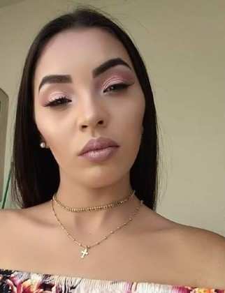Indignada, ela saiu de casa. Mas antes vendeu tudo que havia dentro dela.