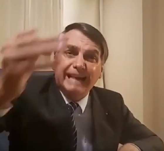 Bolsonaro gravou vídeo da Árabia Saudita.