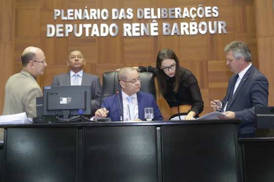 Durante sessão de terça-feira, Botelho anunciou que recebeu a proposta do governador por  ofício. 