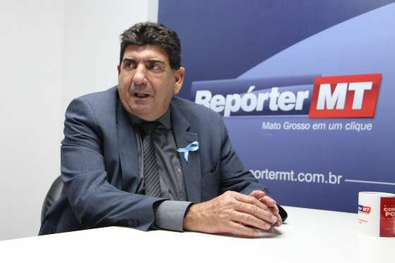 Deputado Dr. João José na bancada do RepórterMT.