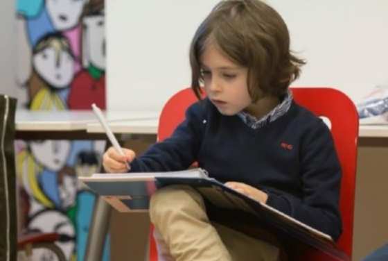 Laurent Simons é um garoto prodígio de 9 anos que se prepara para o doutorado.