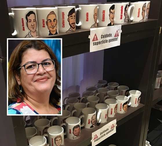 Jô Xavier contratou uma franquia e hoje faz as canecas personalizadas da franquia.