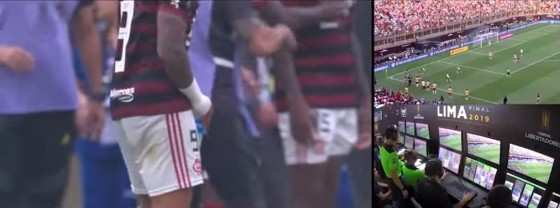 Gabigol é expulso por gesto obsceno em Flamengo x River Plate