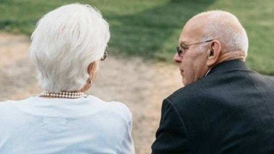 Após ficarem casados por 68 anos, marido e mulher morreram com um dia de diferença em Minnesota (EUA).