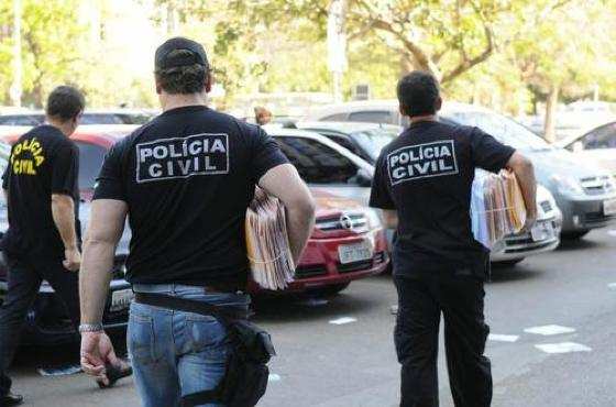 Vagas são para escrivão.