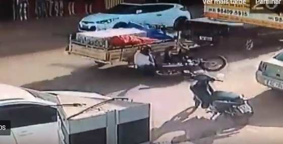 Acidente aconteceu na Avenia Canaã.