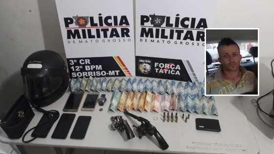 Com o bandido preso foram apreendidos a arma usada no crime e os objetos e dinheiro roubados.