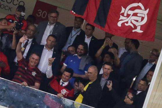 Muitos torcedores do Flamengo cobram uma postura da diretoria do clube contra a afirmação de Bolsonaro