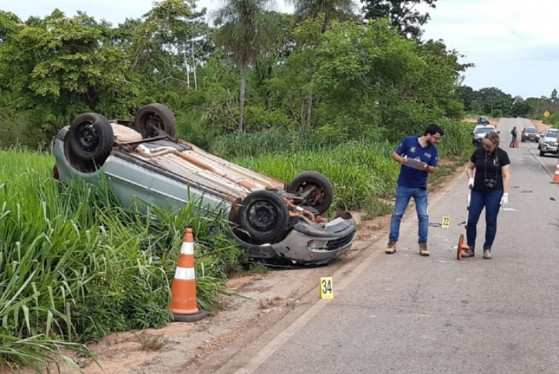 Condutor estava sem cinto de segurança. 
