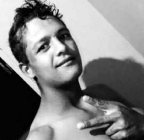 O corpo do jovem será sepultado nesta segunda-feira.