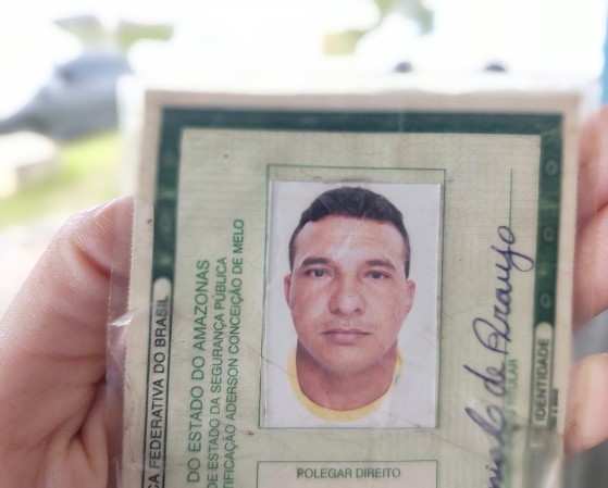 Pastor morre eletrocutado com microfone durante culto evangélico, em Manaus