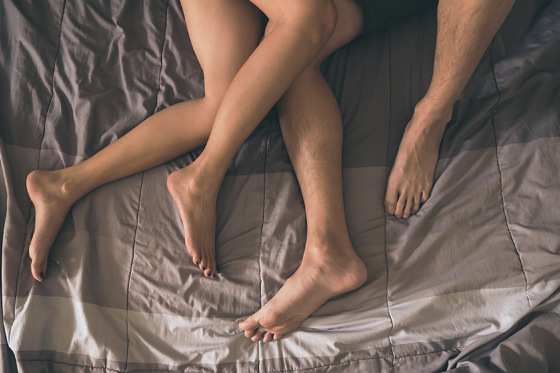 Prática sexual pode elevar os níveis de imunidade e ajudar a diminuir o estresse e a ansiedade. No entanto, é necessário manter a atenção e os devidos cuidados durante a quarentena.
