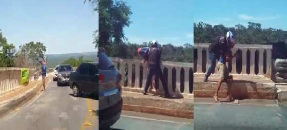 Momento em que homem é salvo no Portão do Inferno.
