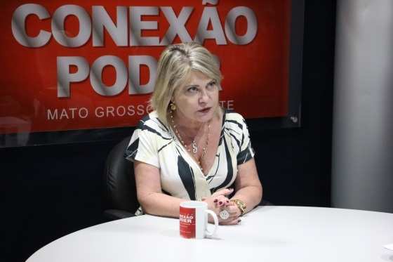 Selma Arruda continua com a cadeira no Senado até a leitura da decisão em plenário.