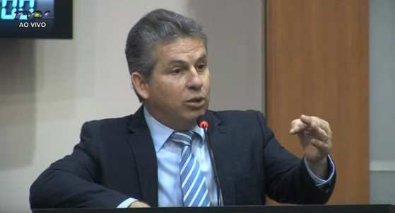 Mauro Mendes durante discurso aos deputados nesta quarta-feira.