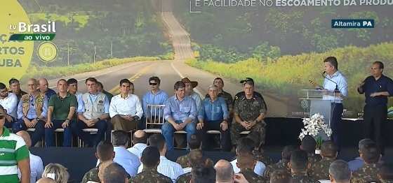 O governador esteve na inauguração das obras de pavimentação da BR-163, em Altamira (PA)