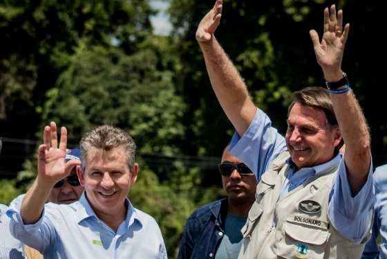 Mauro com Bolsonaro durante visita à região do Araguaia.