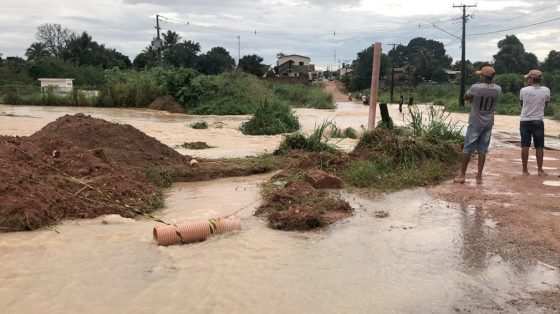 Ponte que dá acesso aos  bairros Nova Esperança e Centro Antigo de Peixoto foi danificada