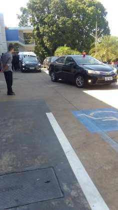 Presidente da República em exercício chegando ao Palácio Paiaguás