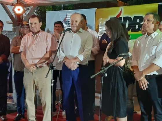 Pivetta compareceu à convenção do MDB para receber o apoio; prefeito de Cuiabá não foi