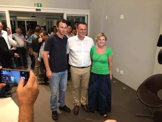 A chapa encabeçada por Carlos Fávaro terá a empresária Margareth Buzetti e o engenheiro Fernando Bortolini como suplentes