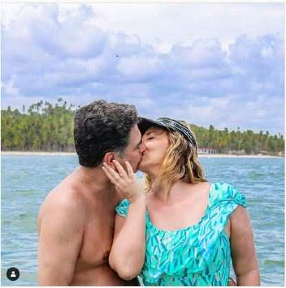 Márcia Pinheiro e Emanuel Pinheiro em momento de romance