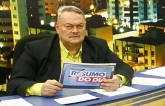 O apresentador Roberto França, dono do bordão: 