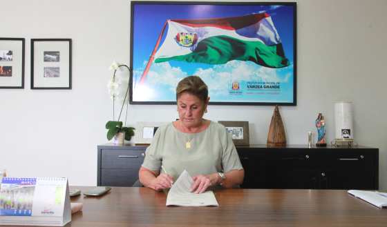 O decreto foi assinado pela prefeita de Várzea Grande, Lucimar Campos, nesta segunda (23).