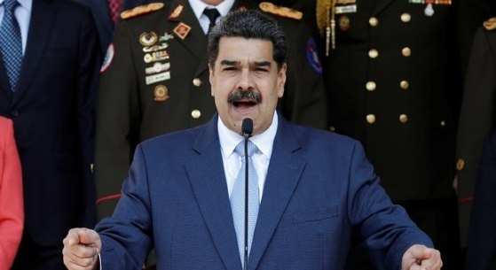 O presidente venezuelano, Nicolás Maduro, que tenta reeleição para um terceiro mandato, votou no início da manhã deste domingo (28/7),