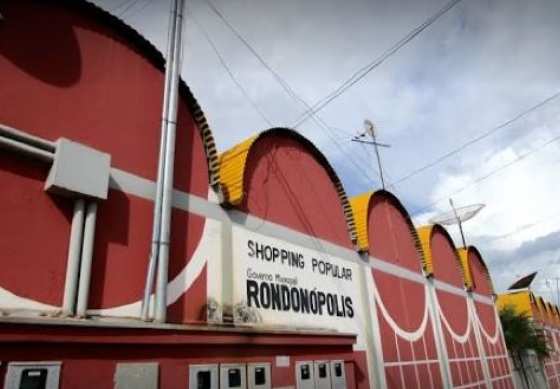 Briga por desentendimento sobre funcionamento de lojas causa briga generalizada no Shopping Popular de Rondonópolis