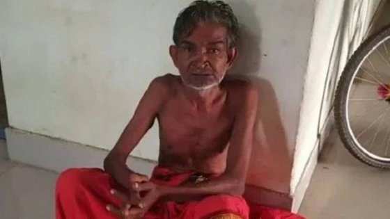 Sansari Ojha, de 72 anos, estava sob efeito de álcool e maconha.