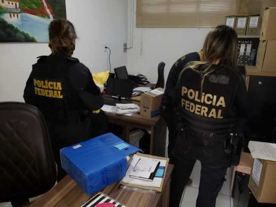 Polícia Federal deflagra operação contra organização criminosa que cometia crimes tributários.