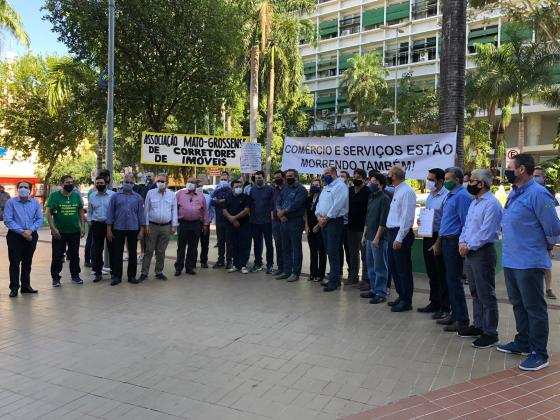 Representantes do comércio entregaram um manifesto contra as novas medidas restritivas adotadas pela prefeitura