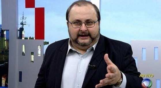 Alexandre mota apresenta o programa Balança Geral.